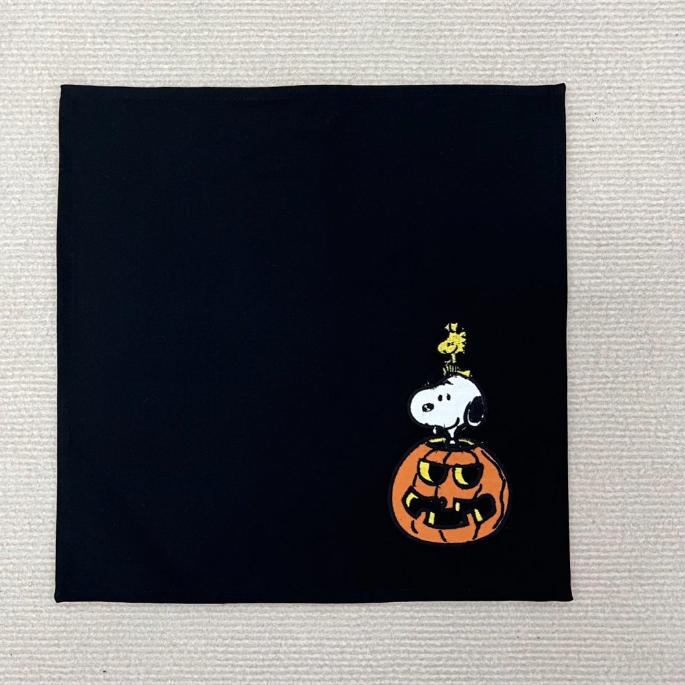 Set of 2 Halloween Snoopy Peanuts Pumpkin Embroidered Napkins
